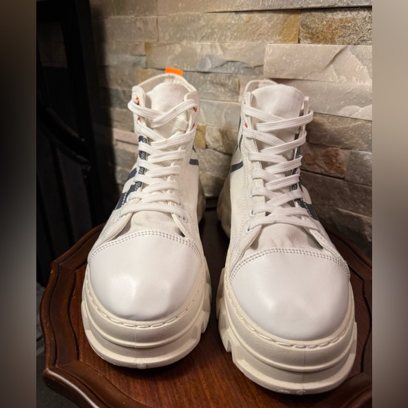 Unisex Sz 9.5-10 Eur 41 GO Combat Boots White Grey Orange Lace Up Boot Shoe EUC - Picture 2 of 6